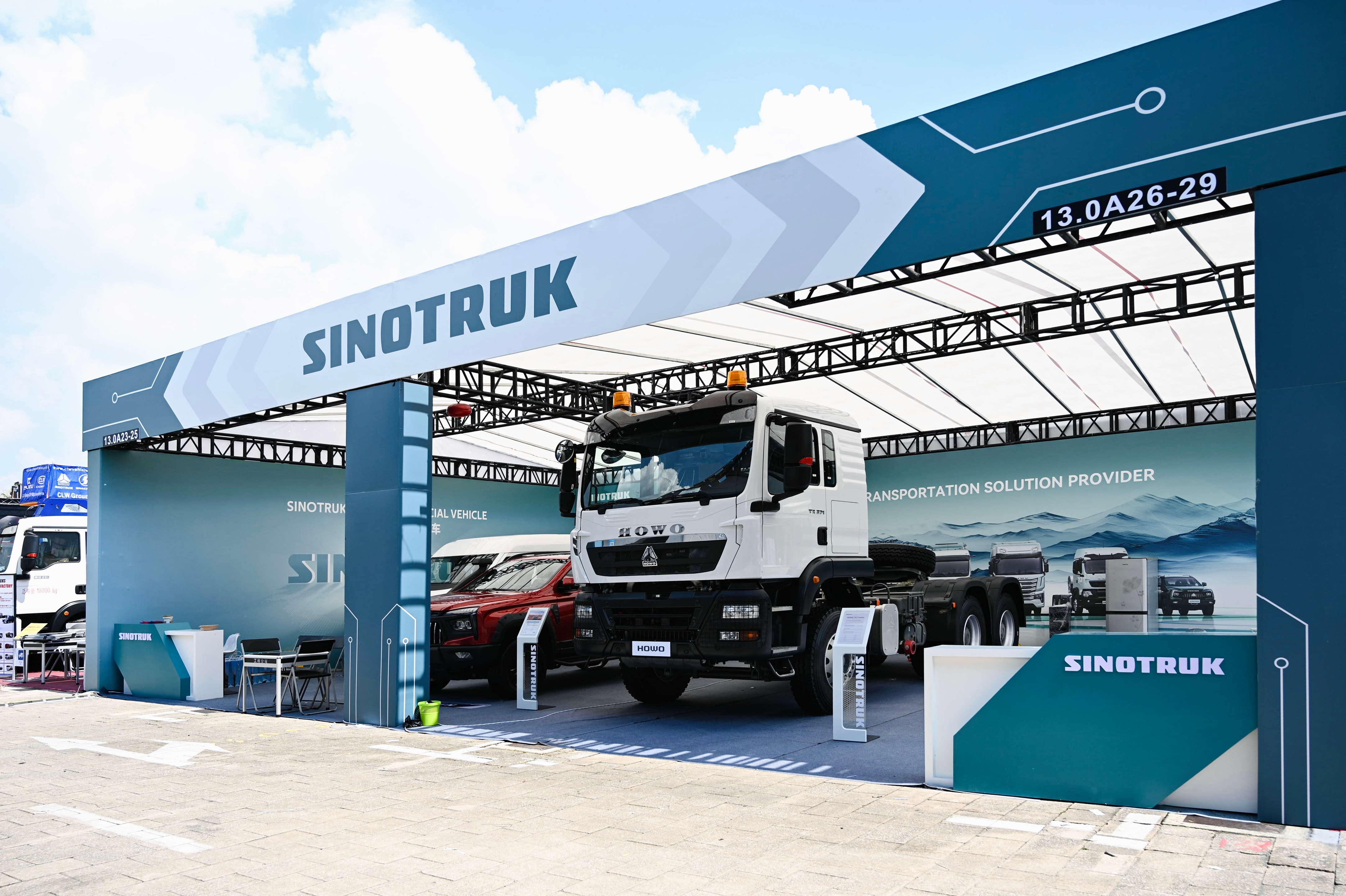 Grand Launch | SINOTRUK Glitters at the 138th Canton Fair